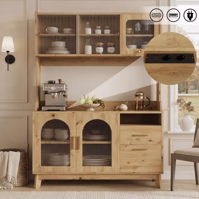 Credenza alta 120x40x178 cm in truciolare con prese; USB-A e USB-C; finitura legno