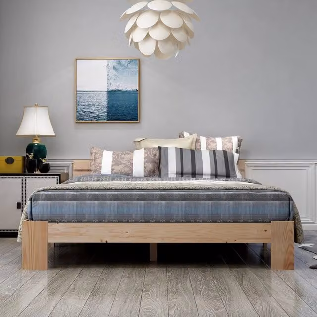 Letto Matrimoniale Minimal in Legno Massello di Pino con Testiera e Rete a Doghe, Colore Marrone, L 140 x P 200 cm
