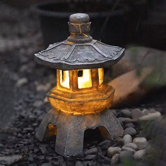 Lampada solare a forma di pagoda – illuminazione esterna per giardino e terrazza