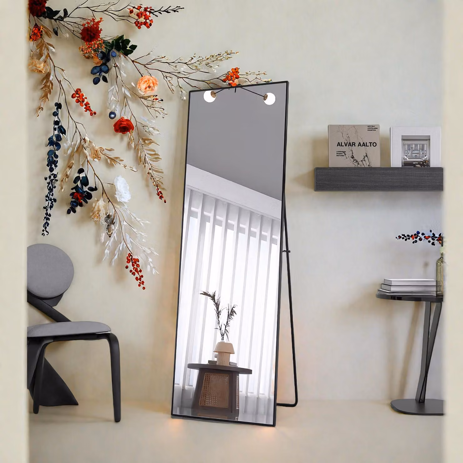 Specchio da parete Moonbite, 162x53 cm – Base a forma di "U" e ganci, forma ad arco, colore argento