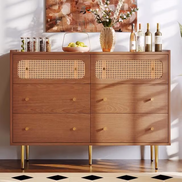 Comoda REDOM con 6 cassetti in stile vintage, colore marrone e dettagli oro, con finitura in rattan e MDF, L/P/H: 120 x 40 x 90 cm