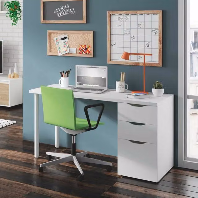 Scrivania Abol DMORA per ufficio e studio, Tavolo moderno Bianco, L: 138 cm, P: 60 cm, H: 74 cm – 1