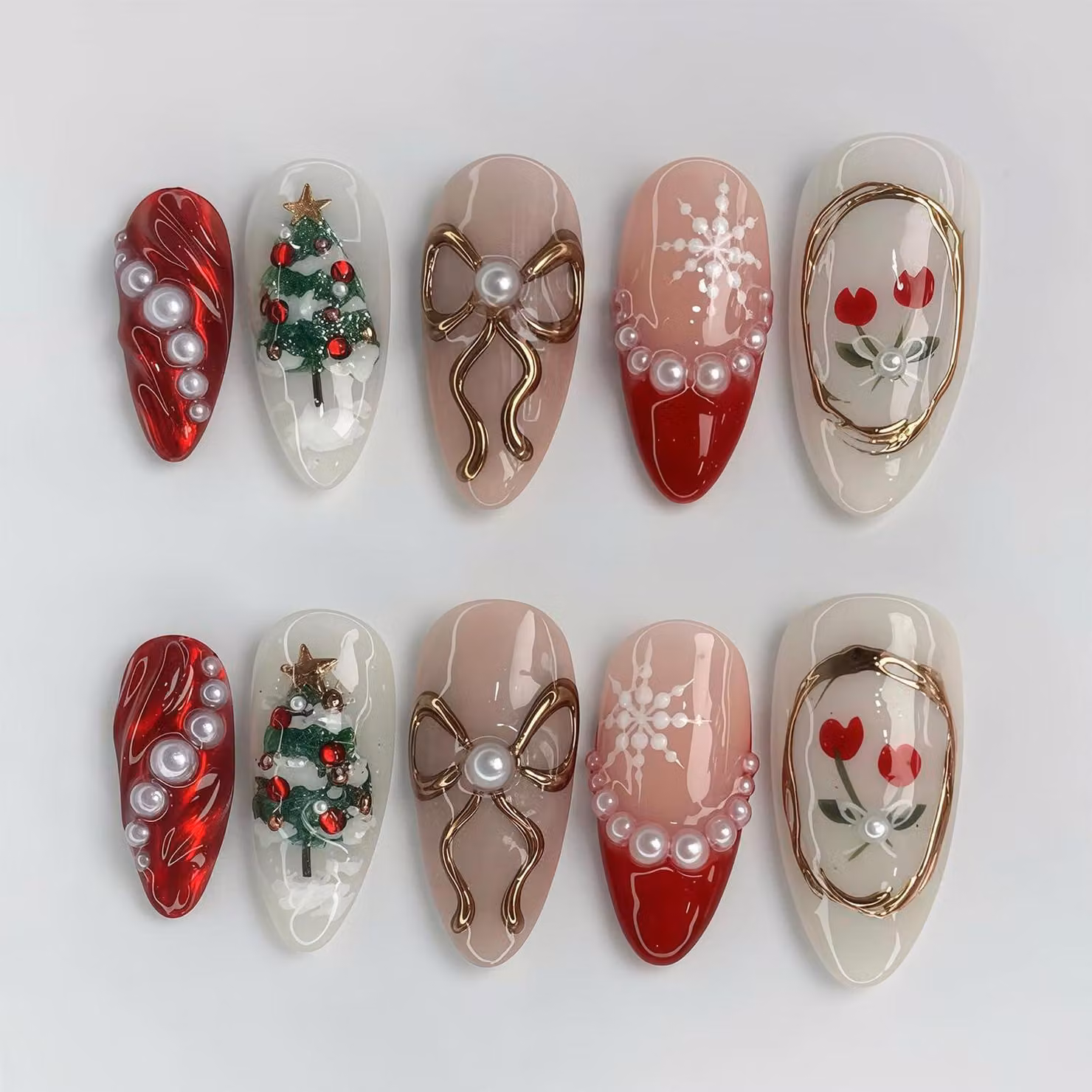 Unghie finte natalizie, forma mandorla, colore bianco, con glitter e perline, confezione da 24 pezzi.