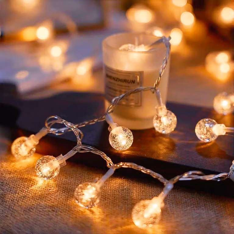 Catena luminosa a LED, 6 metri, 40 sfere bianche calde, alimentata a batteria
