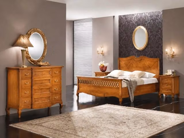 Set camera da letto classica in legno massello intarsiato con motivi geometrici Mobili 2G colore marrone – 3