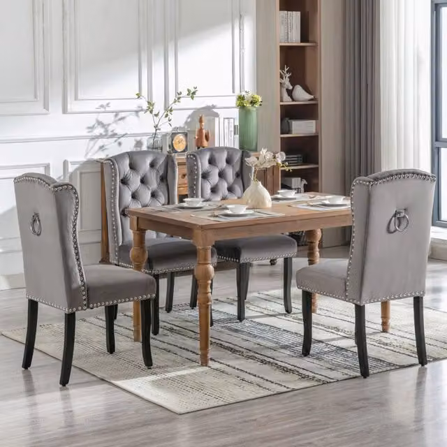 Set di 4 sedie da pranzo MIVRAY in velluto grigio con gambe in legno di quercia e dettagli argento