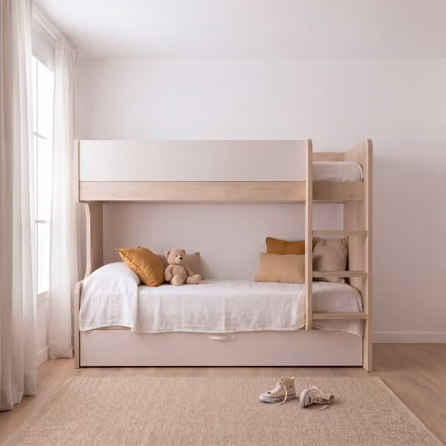 Letto a castello Hansel Banak in legno massiccio con letto a scomparsa per materasso 90x190 cm e scala a destra, bianco o beige