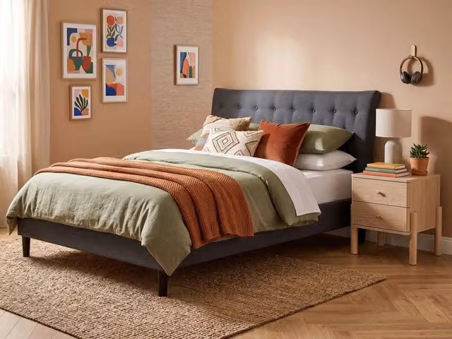 Letto Beliani con doghe in legno e testiera imbottita in tessuto grigio, design moderno, L/P/H: 160 x 200 x 126 cm – 1