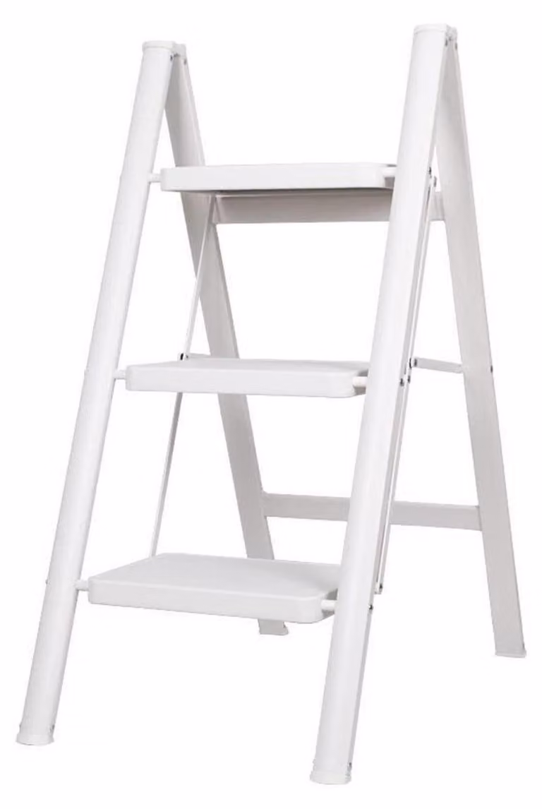 Scala pieghevole a 3 gradini, ideale per uso domestico. Gradini antiscivolo, larghezza 20 cm, realizzata Acciaio al carbonio, colore bianco, portata massima 150 kg