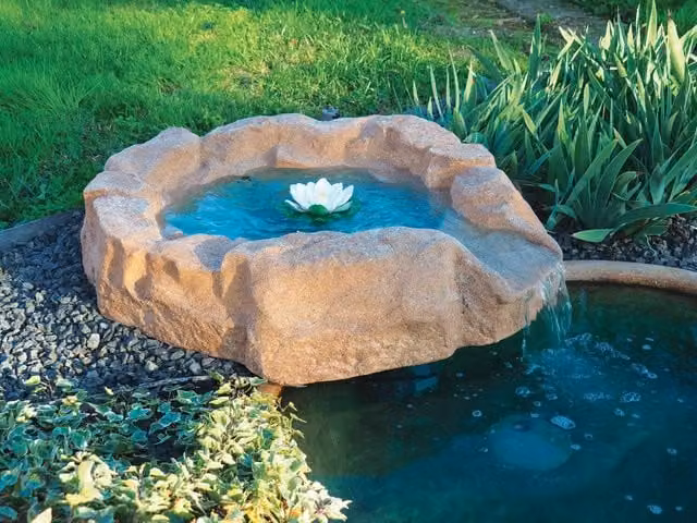 Roccia Artificiale con Sorgente 75x90x20 cm per Laghetti da Giardino in Vetroresina