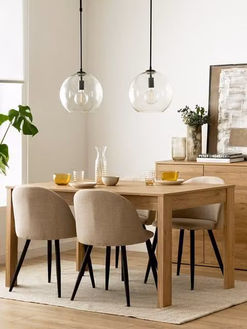 Set tavolo da pranzo estensibile Hegas con 4 sedie Brila Kenay Home in legno beige, nero e marrone