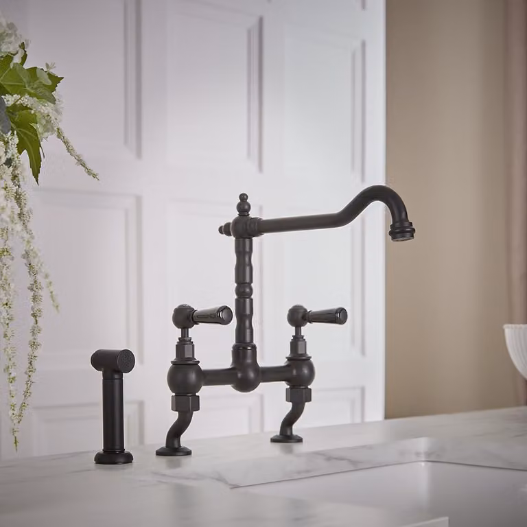 Miscelatore Classico da Cucina con Ponte a Gomito con Spray Estraibile - Nero - Elizabeth