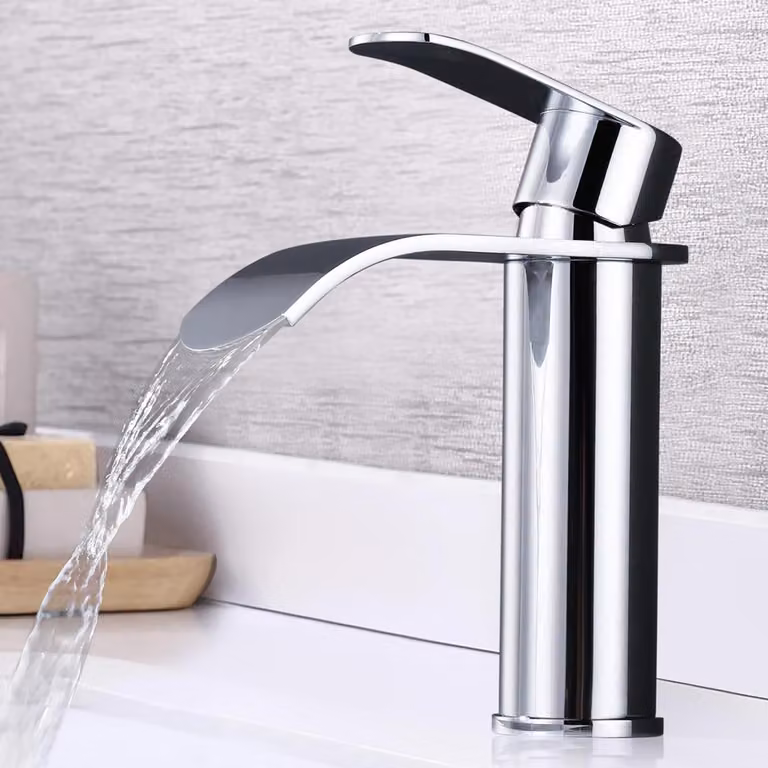 Miscelatore per lavabo, modello cascata, finitura cromata, acciaio inossidabile, installazione monoblocco