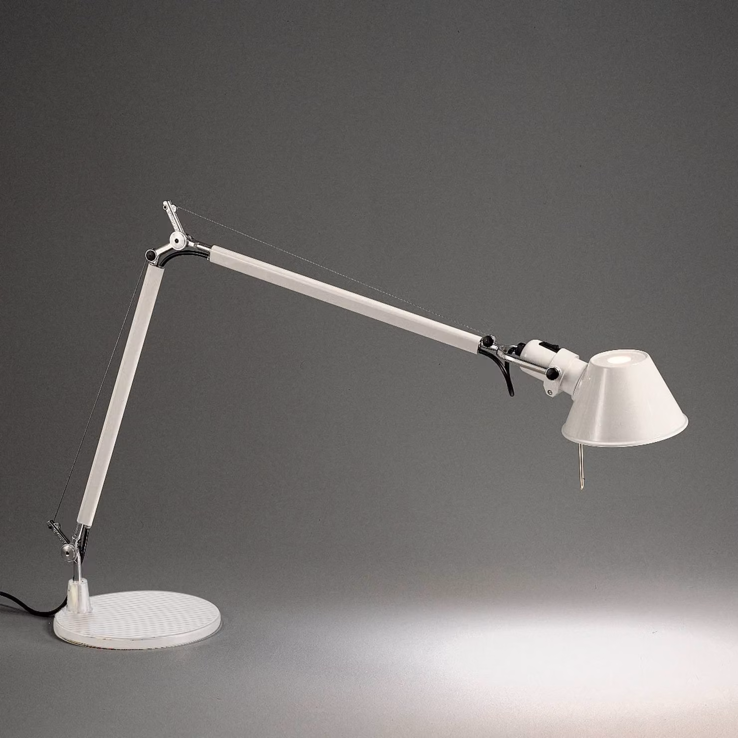 Artemide Lampada da tavolo a LED Tolomeo, Bianco / Opale, Studio / Ufficio, Alluminio, Design, Lampada da tavolo LED