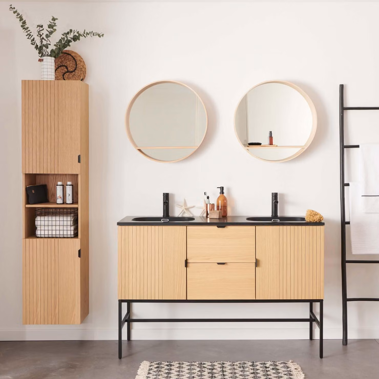 Mobile doppio rovere, rubinetti neri, specchi e colonna STUDIO
