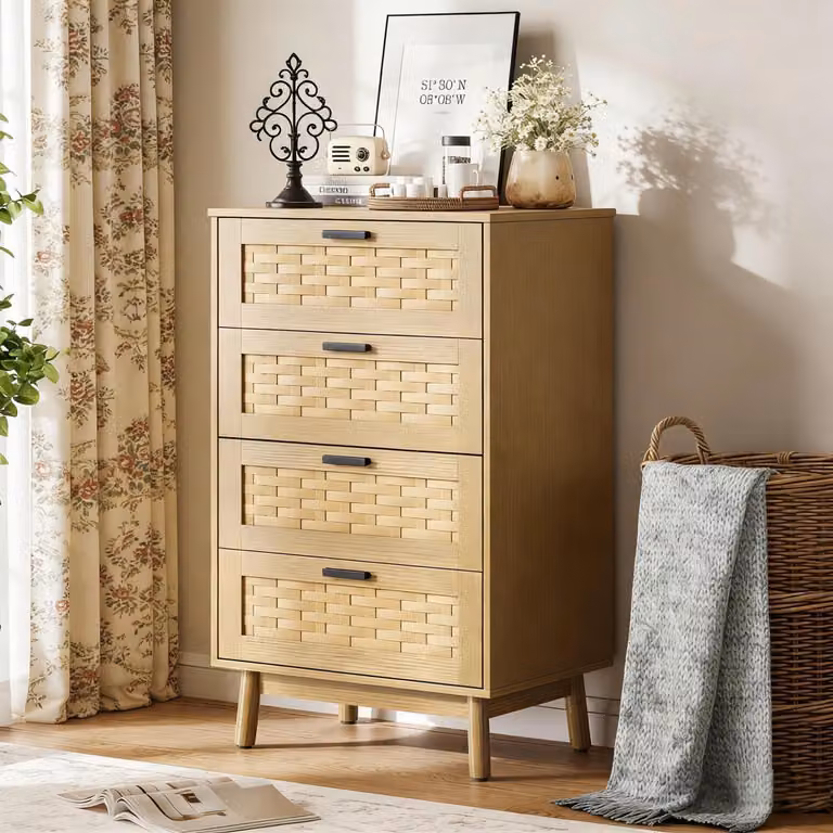 Comodino con 4 cassetti, aspetto rattan, finitura effetto legno, gambe in legno di quercia, sistema di sicurezza anticaduta