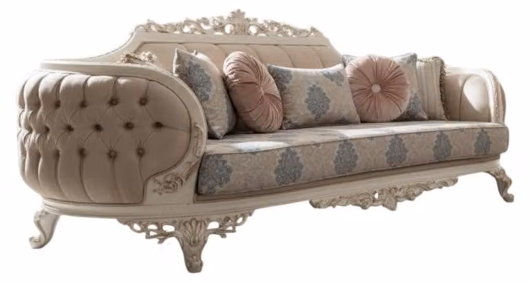 Comodo divano a tre posti dal design elegante e con rivestimento di alta qualità.