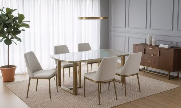 Tavolo da pranzo elegante: design moderno, robusto e raffinato