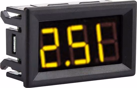 Voltmetro digitale a LED con protezione contro l'inversione di polarità, 0-100 V CC, per moto, auto, motori, montaggio su pannello, 4,8 x 2,9 x 1,9 cm, retroilluminazione gialla