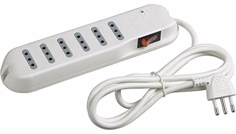 Bticino 3630dbf, multipresa a 6 prese con interruttore illuminato, colore bianco