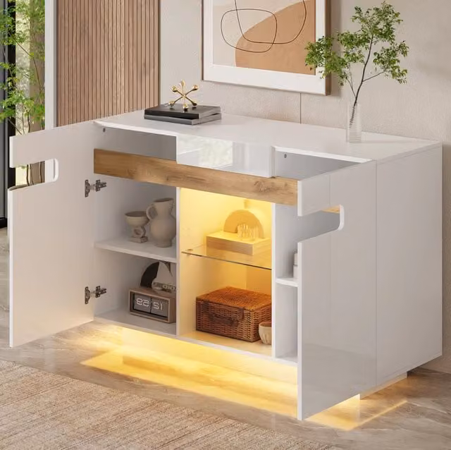 Madia LED con quattro ripiani e due scomparti aperti, finiture bianche lucide e effetto legno naturale, 120 × 40 × 80 cm