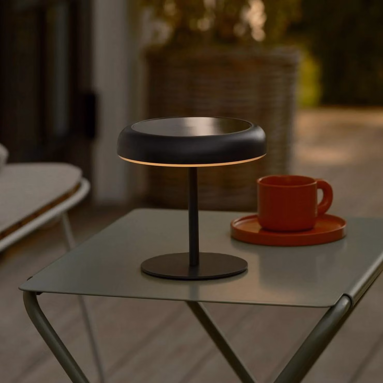 Nordlux Lampada da tavolo LED, solare e ricaricabile Elmer, nera, in metallo, IP44 dimmerabile, Nero, Plastica, Scandinavo