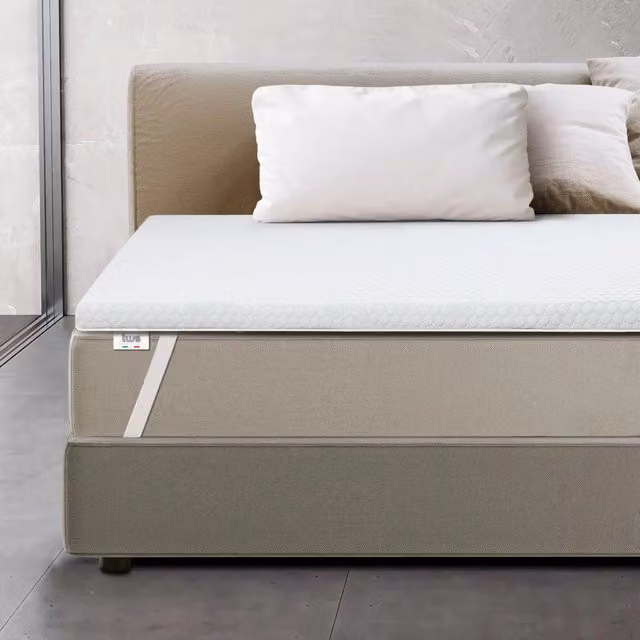 Topper Memory Foam The White Stone Bianco, Correttore Materasso con Rivestimento Sfoderabile Antibatterico e Antimicotico, H: 6 cm, L: 165 cm, P: 195 cm