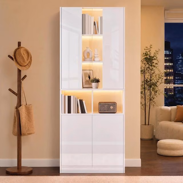 Armadio moderno bianco lucido con ante a battente, illuminazione LED integrata e ripiani interni, H 180 cm x L 70 cm x P 35 cm