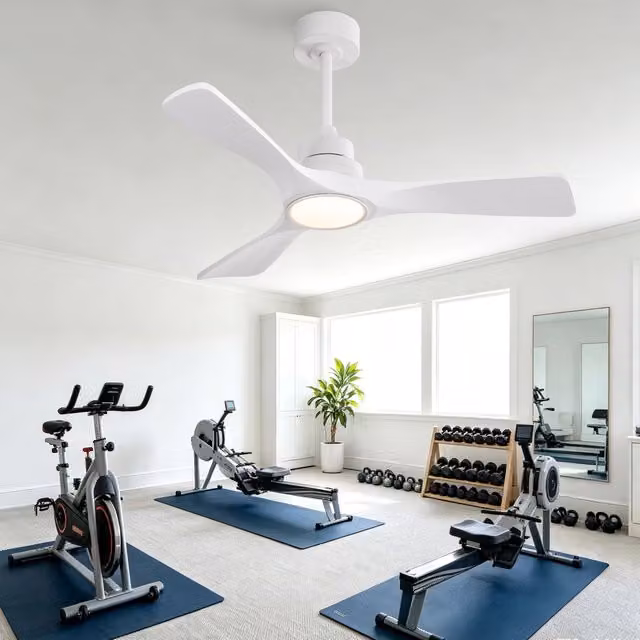Ventilatore da soffitto moderno in metallo e legno con luce LED e telecomando, bianco