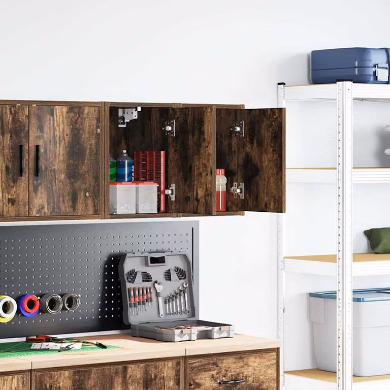 Set di 2 pensili da garage vidaXL in legno multistrato color rovere fumo con ante a battente e ripiani interni, montaggio a parete