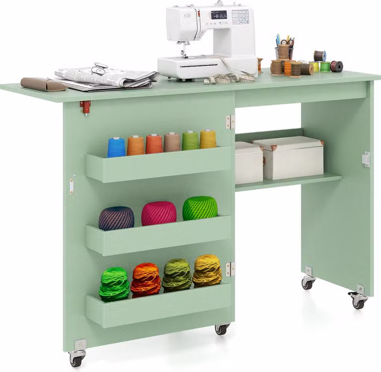 COSTWAY Tavolo da cucito pieghevole 2in1, mobile per macchina da cucire in legno con ripiani, vano portaoggetti e ruote bloccabili, mobile da cucito, tavolo per macchina da cucire, tavolo da lavoro