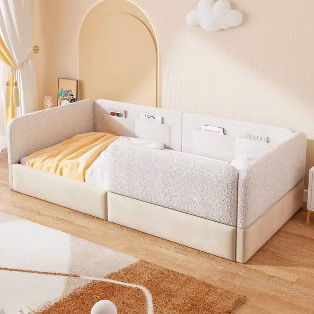 Letto a piattaforma imbottito 90 x 200 cm con sponda di protezione e sacco contenitore - Bianco