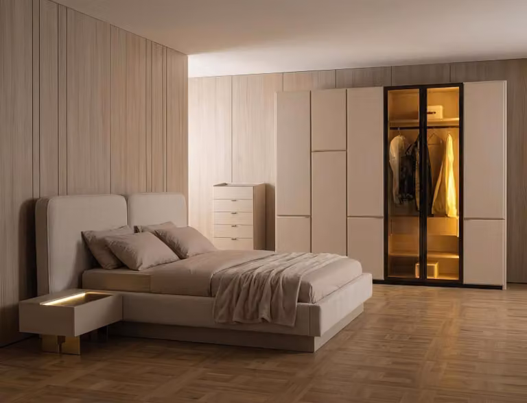 Set completo per camera da letto: armadio, comodino, cassettiera. Design moderno, colore beige, aspetto elegante