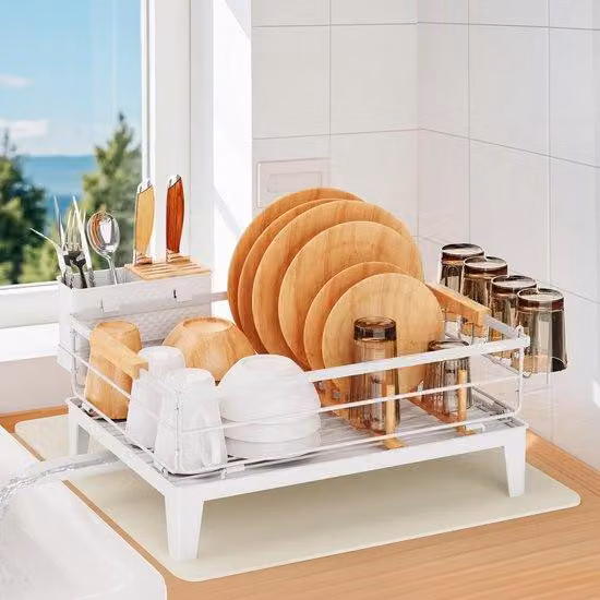 Ammortizzatore aerodinamico con tappetino drenante e portaposate per la cucina