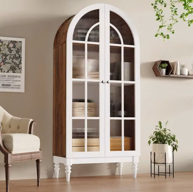 Vetrina con ante doppie in vetro rigato 165 cm, 3 ripiani, MDF e metallo, colori noce e bianco