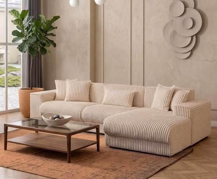 Divano ad angolo, stile moderno, bianco, struttura in legno, morbido, elegante, confortevole