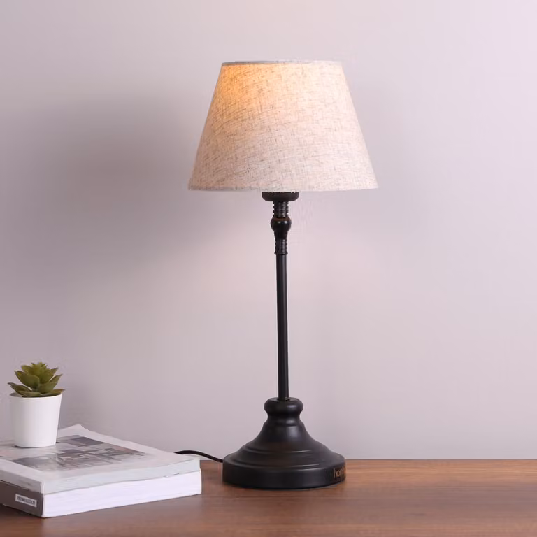 Opviq, lampada da tavolo di alta qualità, struttura in metallo, color crema, 22 x 14 x 48 cm | Attacco: 1 x E27, max. 40 W | Regolabile in altezza (100-150 cm) | Design elegante e tradizionale, adatto a qualsiasi ambiente.