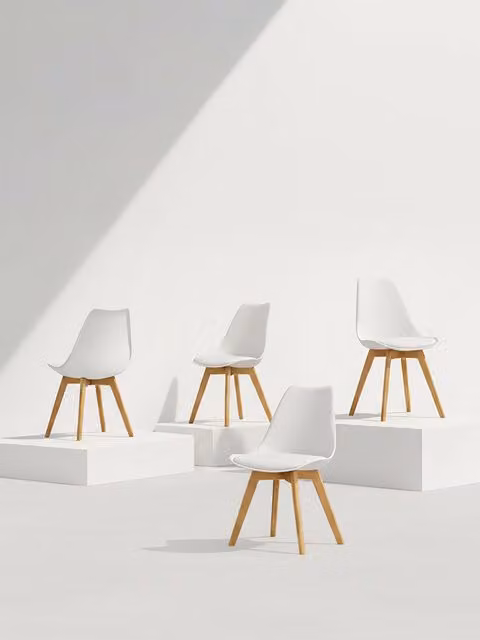 Set di 4 sedie in stile scandinavo bianche con struttura in legno di faggio Kenay Home