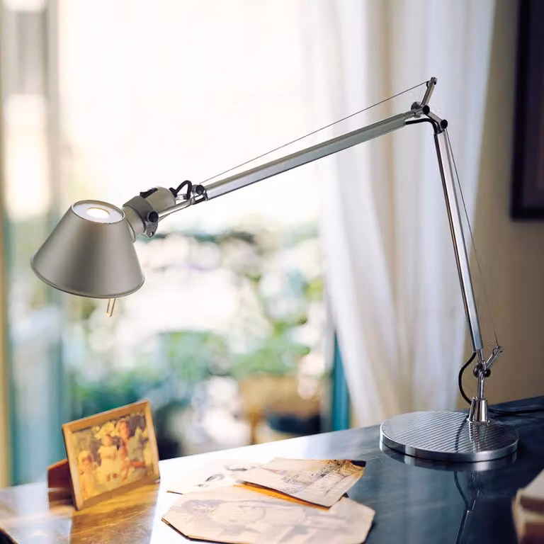 Artemide Lampada da scrivania Tolomeo, dimmerabile, Alluminio / Grigio / Zincato, Studio / Ufficio, Alluminio, Design, Lampada da tavolo LED