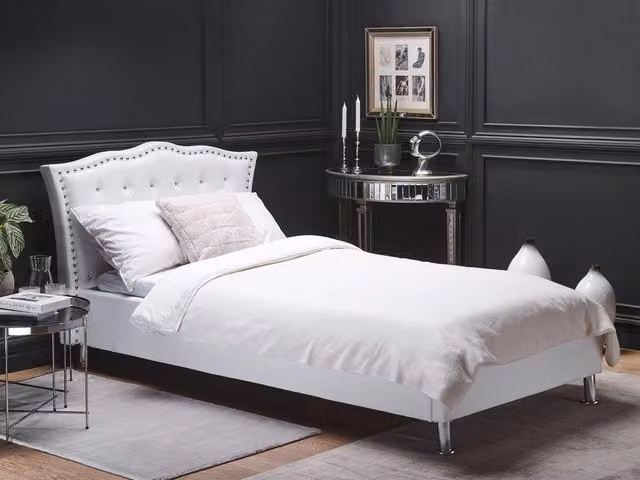 Letto singolo Beliani in ecopelle bianca con struttura imbottita e contenitore a sollevamento L/P/H: 217 x 90 x 102 cm