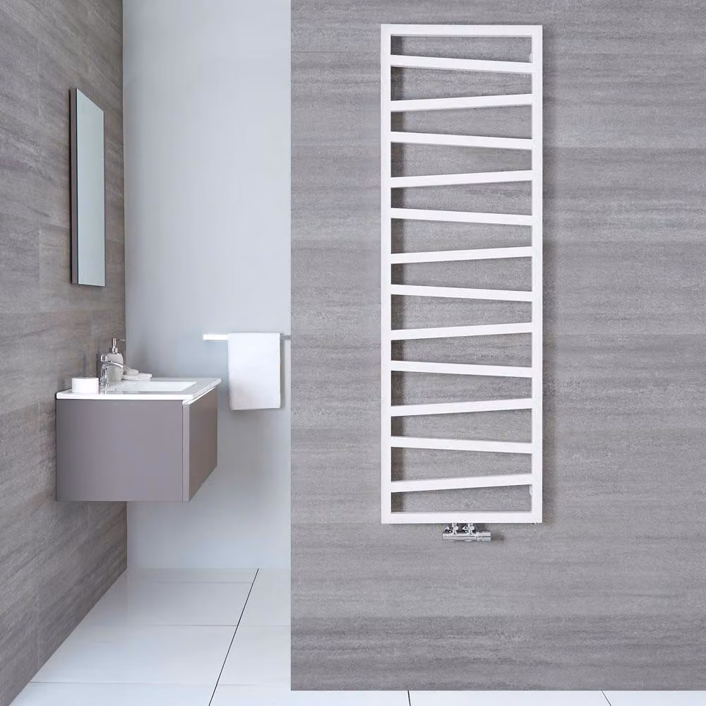 Scaldasalviette Termoarredo Bagno con Attacco Centrale - Bianco - 1545 x 500mm - 580W - Torun