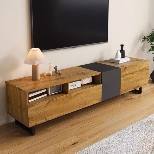 Mobile TV Mivray moderno con tre ante e due vani aperti, finitura grigio scuro e naturale con gambe in metallo, L: 170 cm, P: 36.5 cm, H: 42 cm
