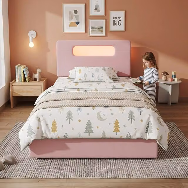 Letto imbottito per bambini 90x200 cm, rosa, con 4 cassetti laterali, testiera con vano aperto e ripiani, illuminazione LED app, portata 220 kg