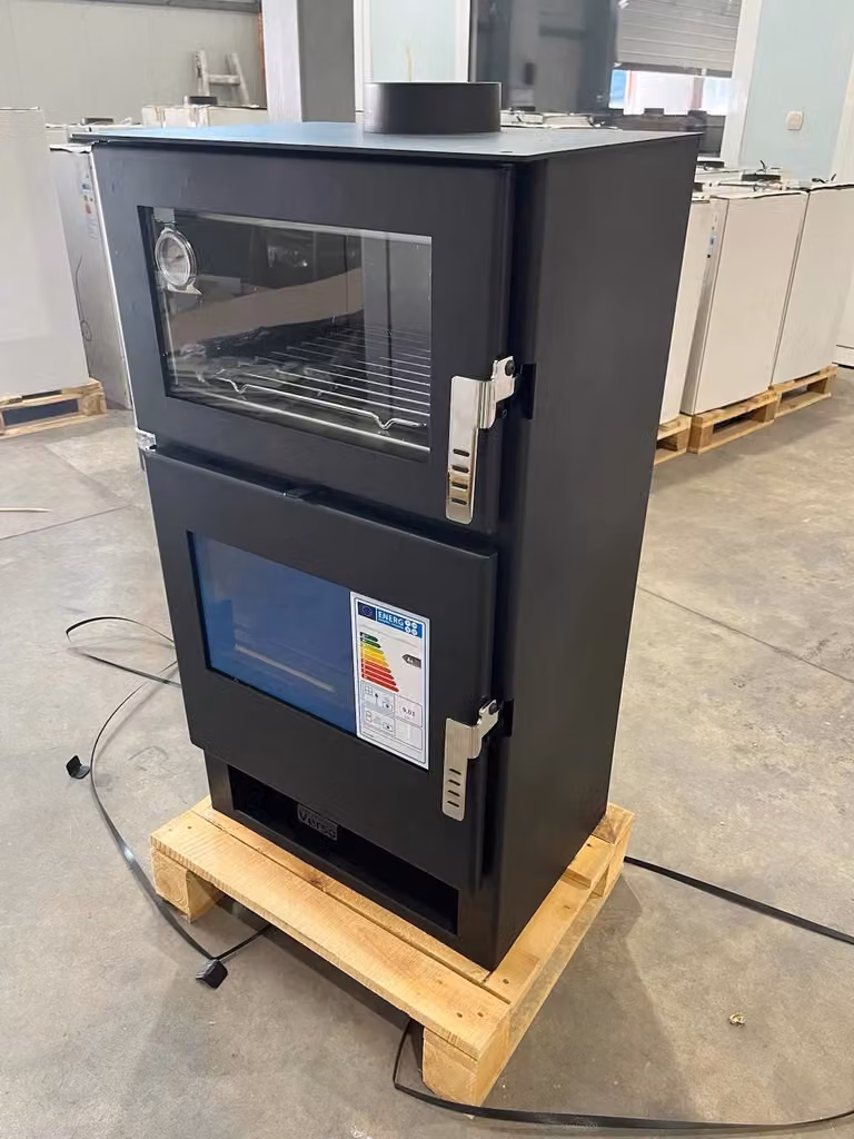 Stufa a legna Verso F – 9 kW, con forno in acciaio inox, per riscaldamento e cottura – Classe A+
