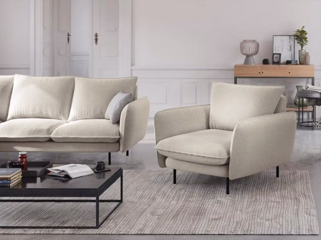 Poltrona Vienna Cosmopolitan Design in tessuto beige con struttura in metallo e braccioli – 2