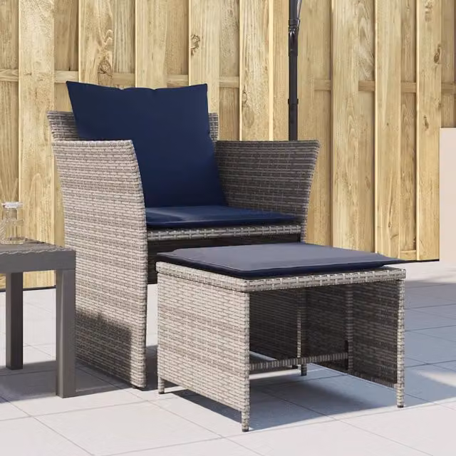 Poltroncina da giardino con poggiapiedi in polyrattan e metallo grigia e blu design moderno