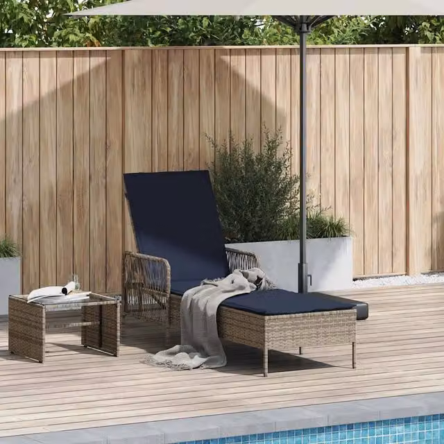 Lettino da sole vidaXL in rattan e metallo con poggiatesta regolabile, Grigio e Blu Navy, L: 200 cm x P: 76 cm x H: 36 cm – 1