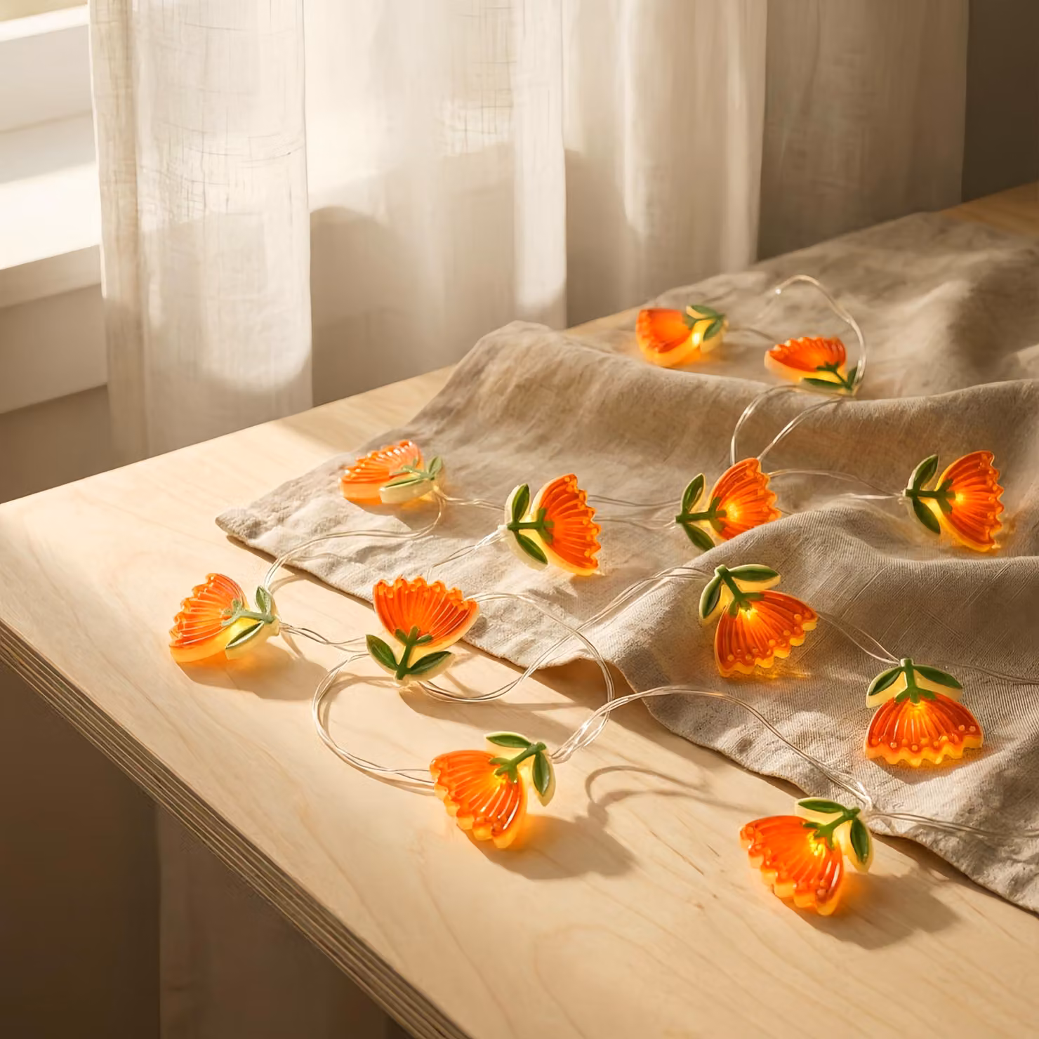 Catena luminosa a forma di fiori, lunghezza 3 metri, 30 LED, luce bianco caldo, alimentazione a batteria