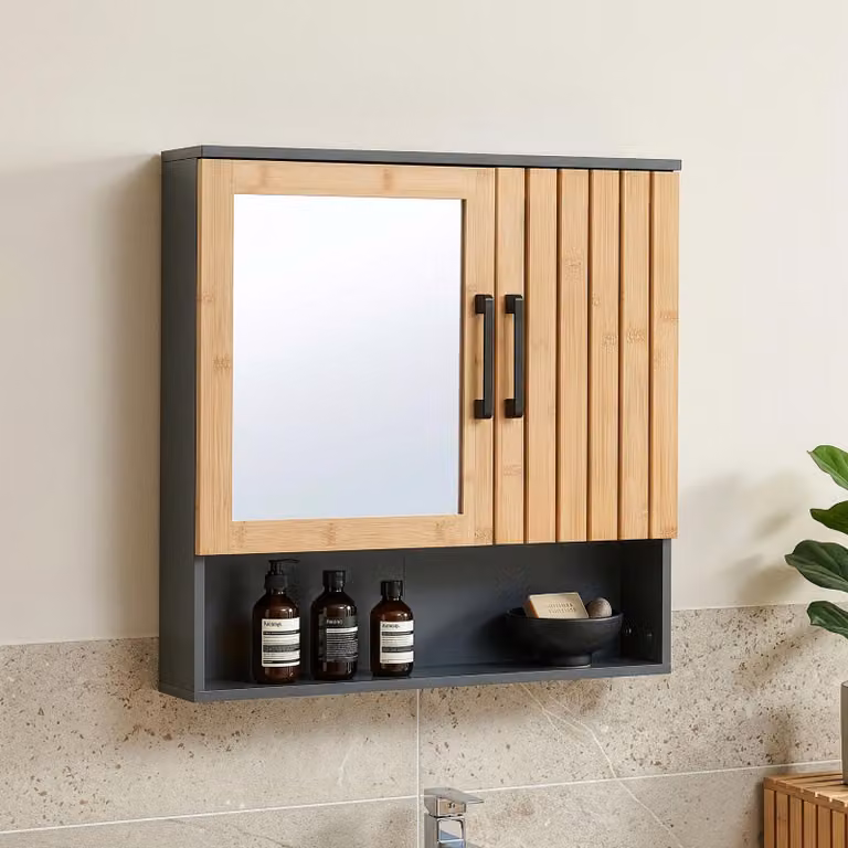 Armadietto a specchio da bagno "Svanes" 58 x 56 x 13 cm, 2 ante, 1 ripiano aperto, frontale in bambù, grigio scuro/naturale