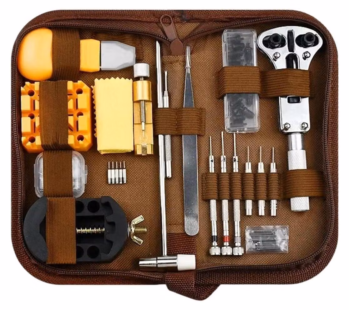 Kit completo per la riparazione di orologi, composto da 168 pezzi e contenente una varietà di strumenti